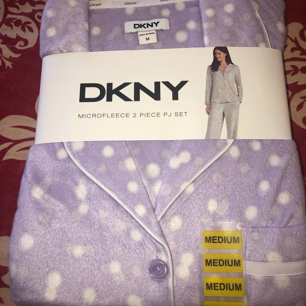DKNY Women’s 2-Piece MicroFleece Pajama Set (M)